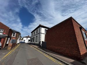 High Street - click for photo gallery